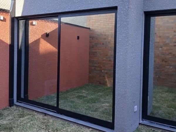 Instalação de película de proteção solar em Hidrolândia, GO